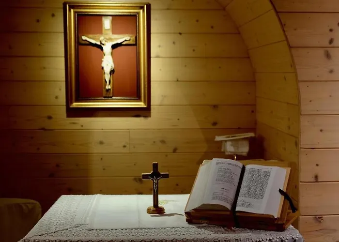 Bernadette' Cosy Flat - 3 Minutes Walk Main Door To Sanctuary Entrance- Old Town - Bernadette De Soubirous's Neighborhood - Chapel For Prayer On Site Hotel