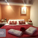 Hotel Bernadette' Cosy Flat - 3 Minutes Walk Main Door To Sanctuary Entrance- Old Town - Bernadette De Soubirous's Neighborhood - Chapel For Prayer On Site 3*