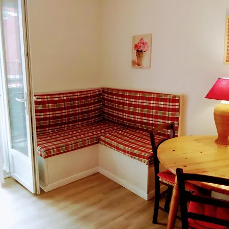 Bernadette' Cosy Flat - 3 Minutes Walk Main Door To Sanctuary Entrance- Old Town - Bernadette De Soubirous's Neighborhood - Chapel For Prayer On Site 卢德