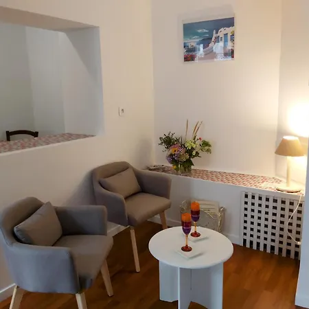 Bernadette' Cosy Flat - 3 Minutes Walk Main Door To Sanctuary Entrance- Old Town - Bernadette De Soubirous's Neighborhood - Chapel For Prayer On Site 3* 卢德