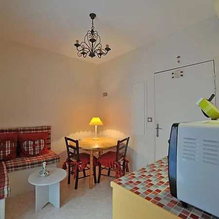 Bernadette' Cosy Flat - 3 Minutes Walk Main Door To Sanctuary Entrance- Old Town - Bernadette De Soubirous's Neighborhood - Chapel For Prayer On Site 호텔