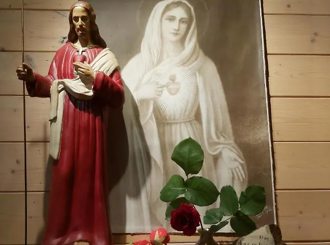 Bernadette' Cosy Flat - 3 Minutes Walk Main Door To Sanctuary Entrance- Old Town - Bernadette De Soubirous's Neighborhood - Chapel For Prayer On Site 卢德