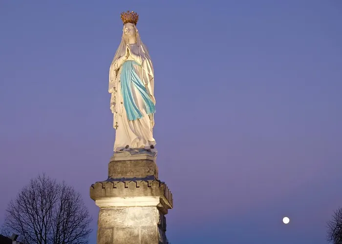 Bernadette' Cosy Flat - 3 Minutes Walk Main Door To Sanctuary Entrance- Old Town - Bernadette De Soubirous's Neighborhood - Chapel For Prayer On Site 酒店 卢德