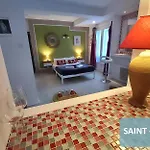 Hotel Bernadette' Cosy Flat - 3 Minutes Walk Main Door To Sanctuary Entrance- Old Town - Bernadette De Soubirous's Neighborhood - Chapel For Prayer On Site