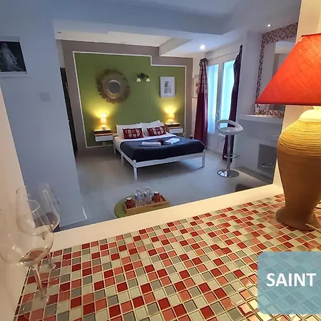 ホテル Bernadette' Cosy Flat - 3 Minutes Walk Main Door To Sanctuary Entrance- Old Town - Bernadette De Soubirous's Neighborhood - Chapel For Prayer On Site