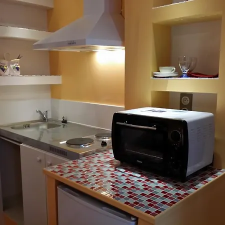 Bernadette' Cosy Flat - 3 Minutes Walk Main Door To Sanctuary Entrance- Old Town - Bernadette De Soubirous's Neighborhood - Chapel For Prayer On Site Lourdes