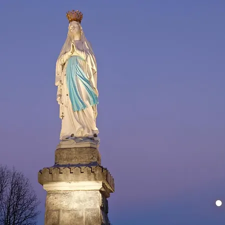 Bernadette' Cosy Flat - 3 Minutes Walk Main Door To Sanctuary Entrance- Old Town - Bernadette De Soubirous's Neighborhood - Chapel For Prayer On Site Hotel Lourdes