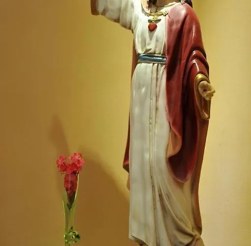 Bernadette' Cosy Flat - 3 Minutes Walk Main Door To Sanctuary Entrance- Old Town - Bernadette De Soubirous's Neighborhood - Chapel For Prayer On Site Hotel 3*